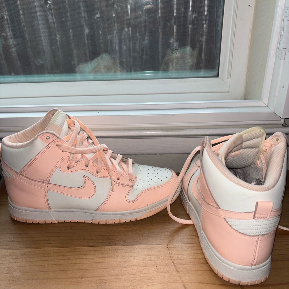 2021 Wmns Dunk High 'Crimson Tint' Size 9.5
